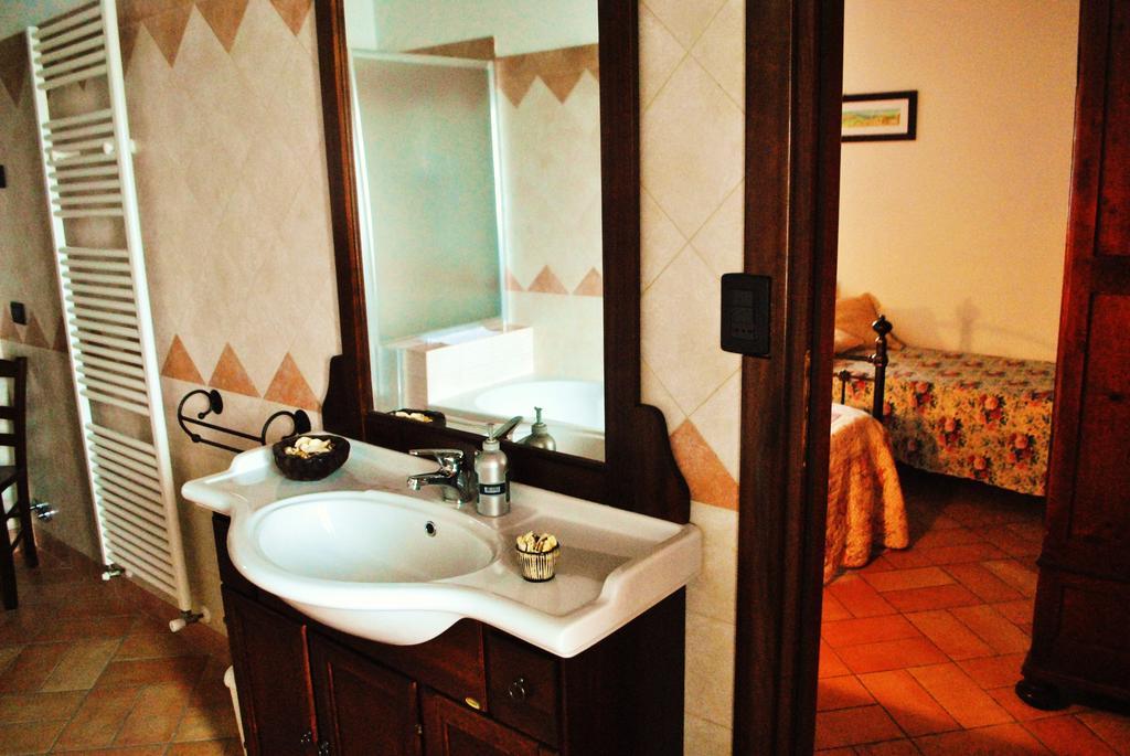 Agriturismo L'Antico Oliveto San Severino Marche Pokój zdjęcie